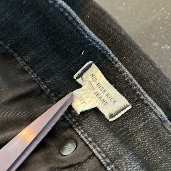 Madewell Mid-Rise Tall Kick Out Jeans SZ 31T - Picture 4 of 9